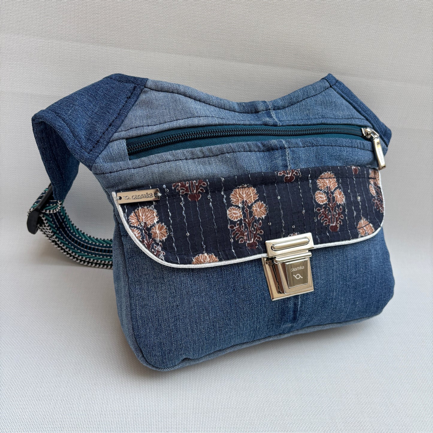 Riñonera "Special ♻️ Jeans Recycled ♻️ Top + Bolsillo trasero con cremallera · Pieza Única Núm. 18838