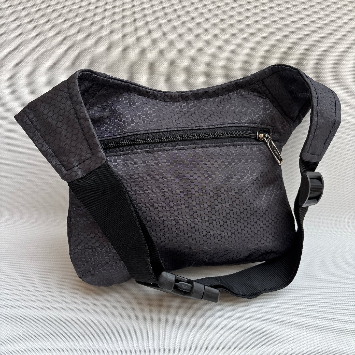 Riñonera "Special Black Geometric" + Bolsillo trasero · Impermeable · Pieza Única Núm. 18983