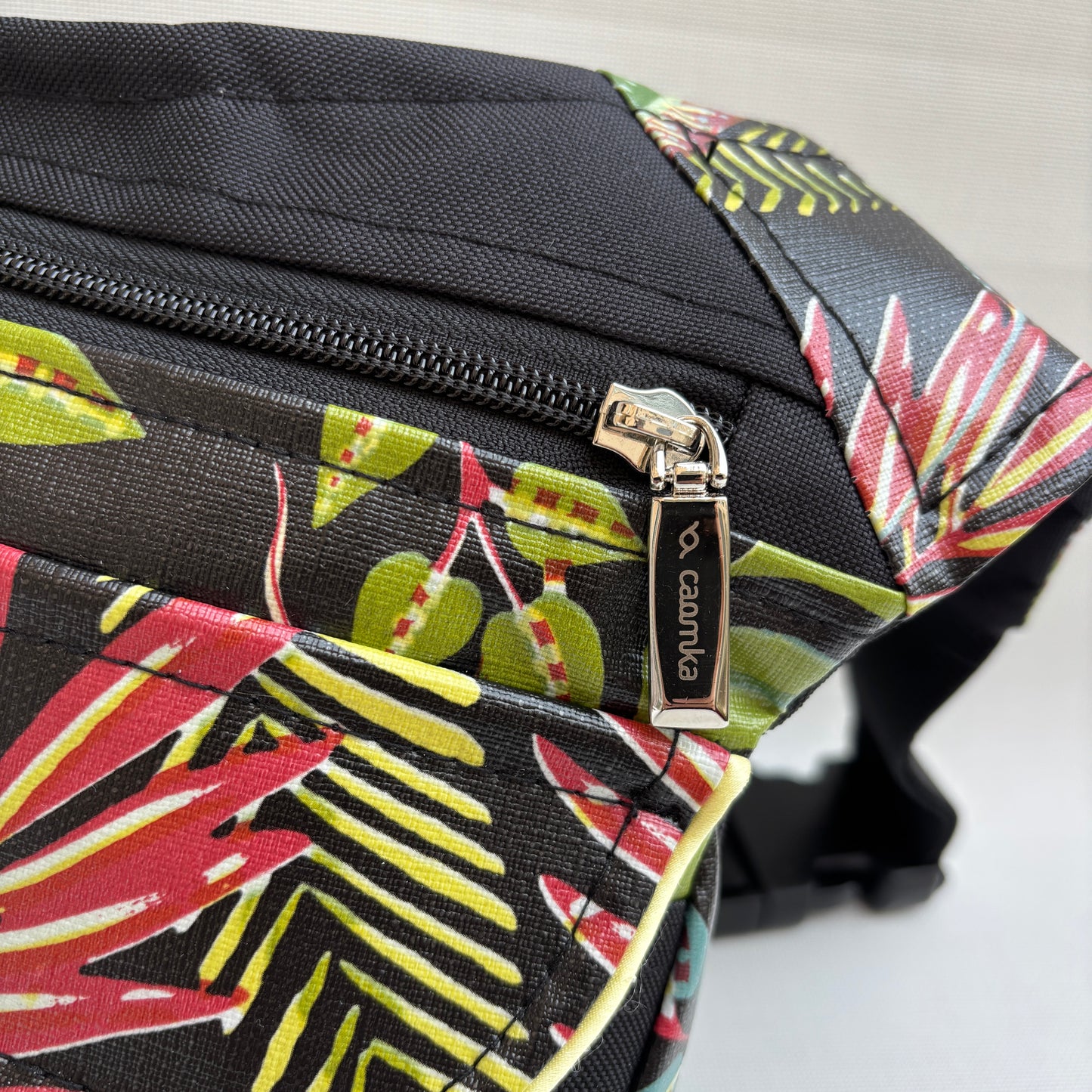 Riñonera "Special Tropical Black" + Bolsillo trasero · Impermeable · Pieza Única Núm. 18980