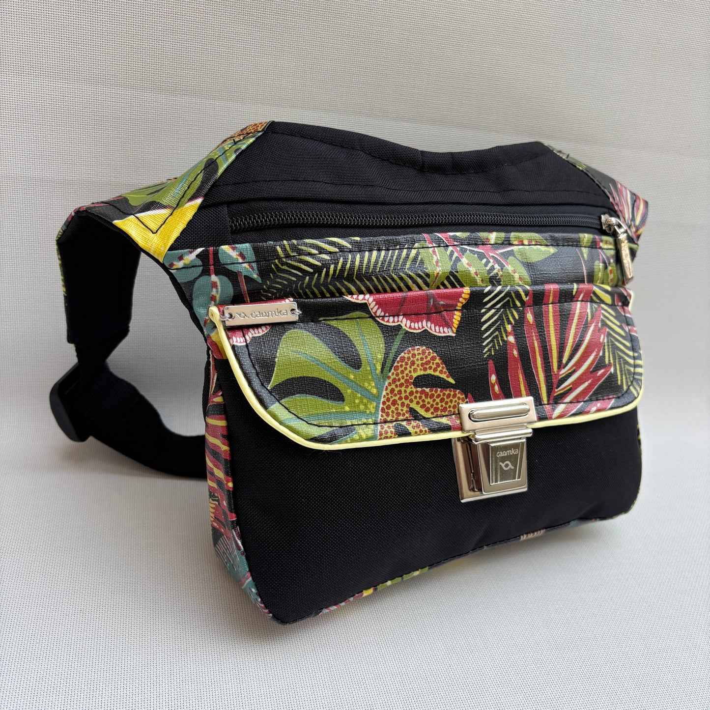 Riñonera "Special Tropical Black" + Bolsillo trasero · Impermeable · Pieza Única Núm. 18980