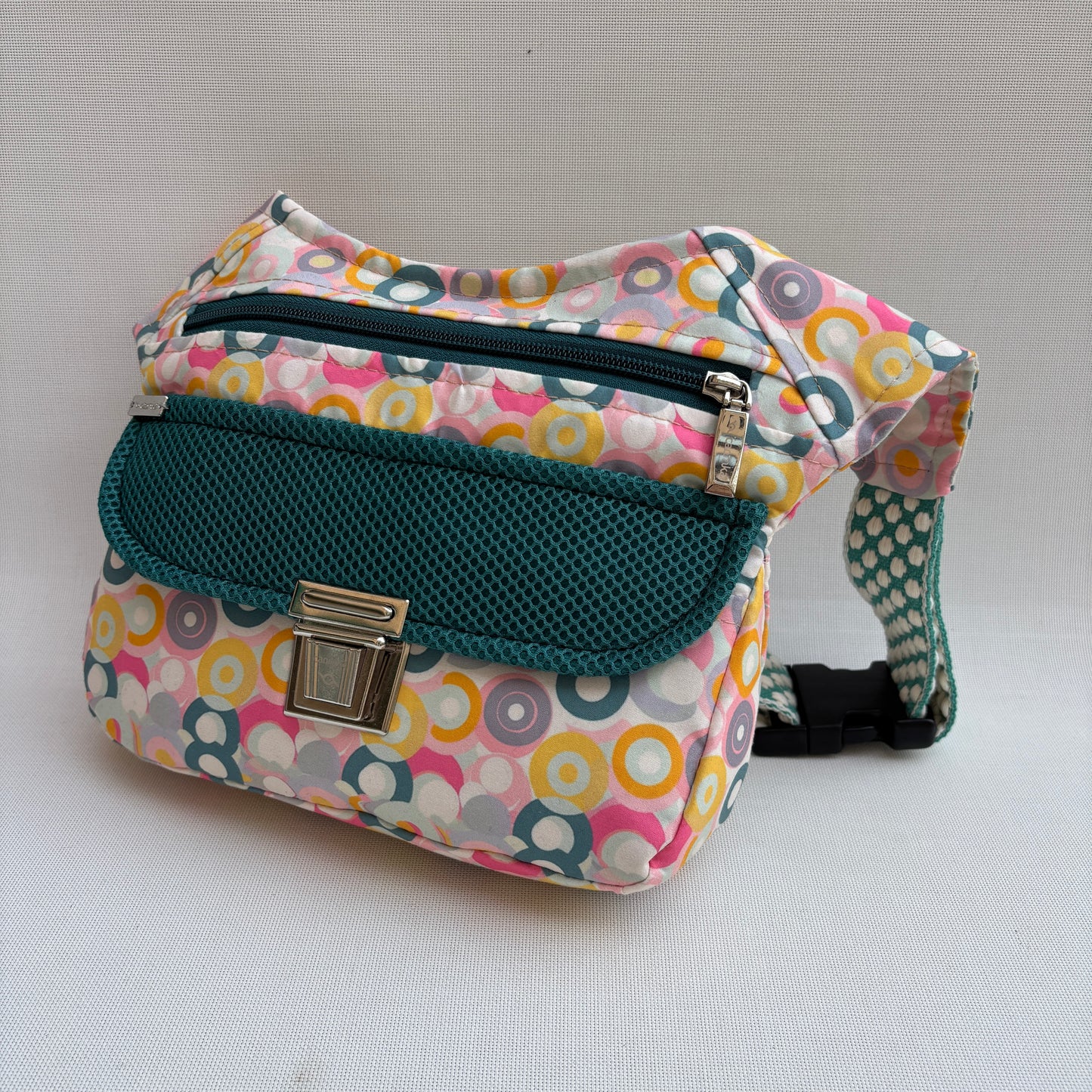 Riñonera "Special Retro Sweet Colors Top" · Pieza Única Núm. 18215