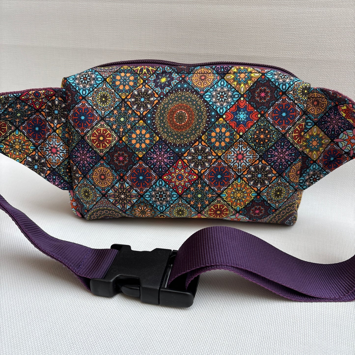 Riñonera Urban "Mandala Purple Soul" · Pieza Única Núm. 19032