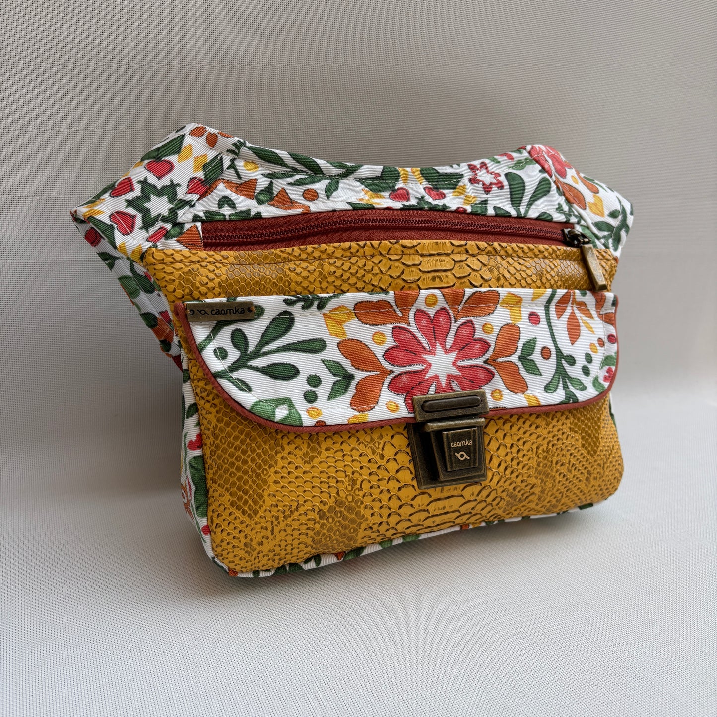 Riñonera "Special Alegria" · Impermeable · + Bolsillo trasero · Pieza Única Núm. 18216