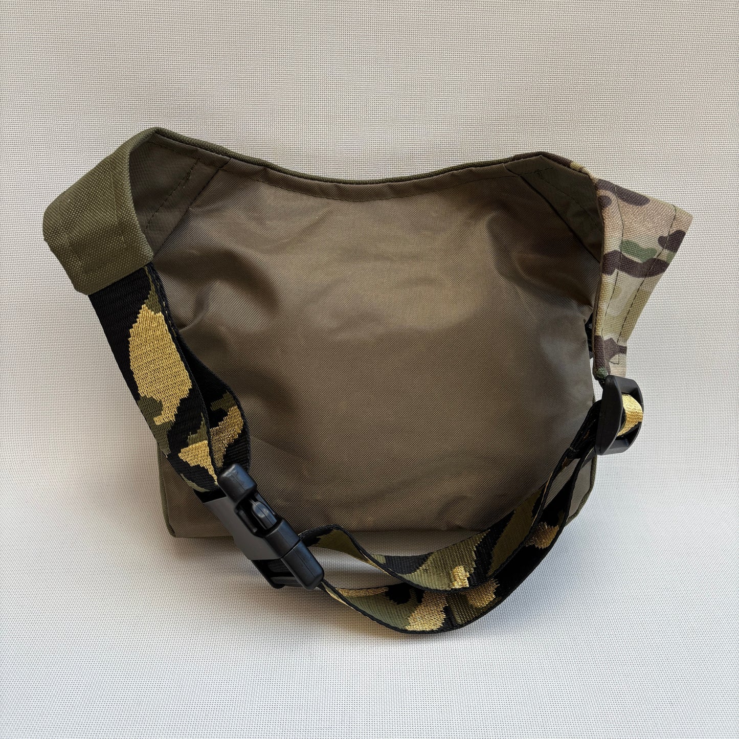 Riñonera "Special Kaki Top" · Impermeable · Pieza Única Núm. 16687