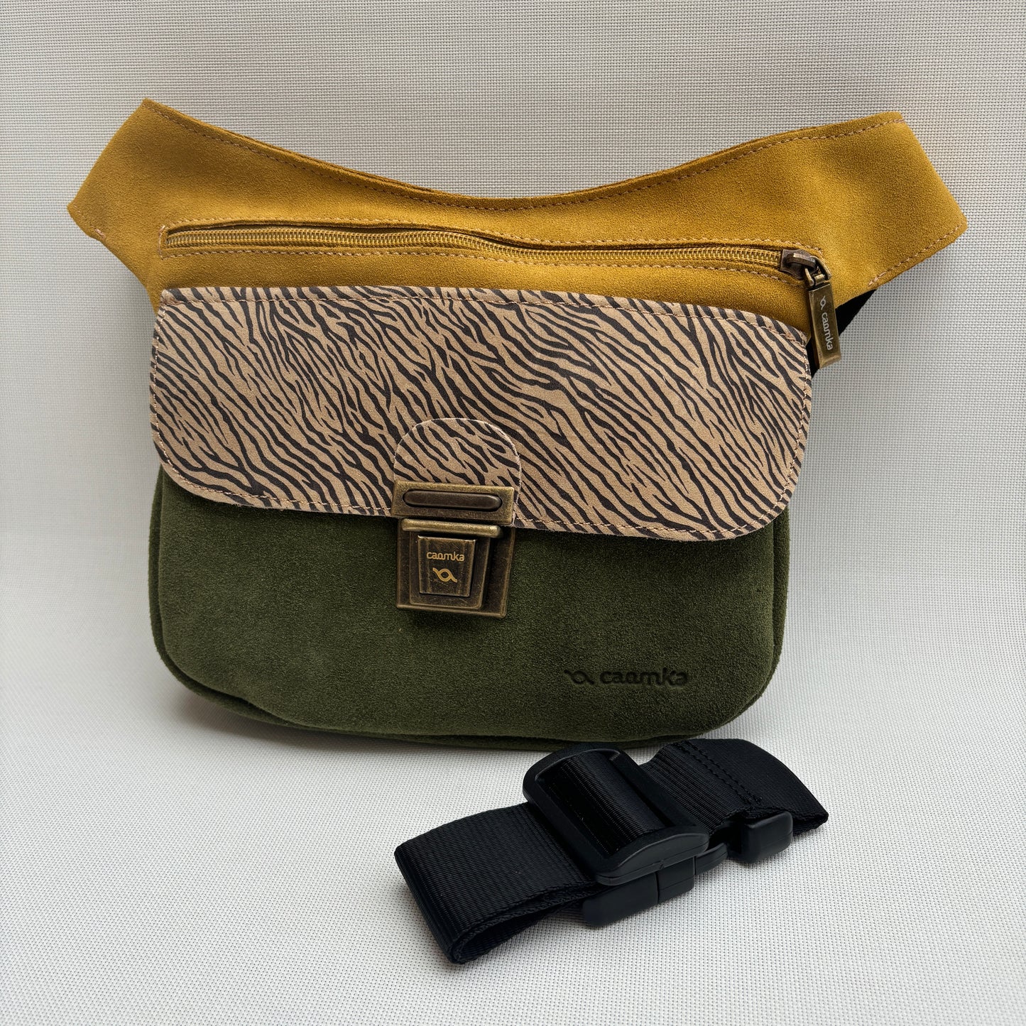 Riñonera "Special Zebra"  · Piel · Pieza Exclusiva Núm. 17454