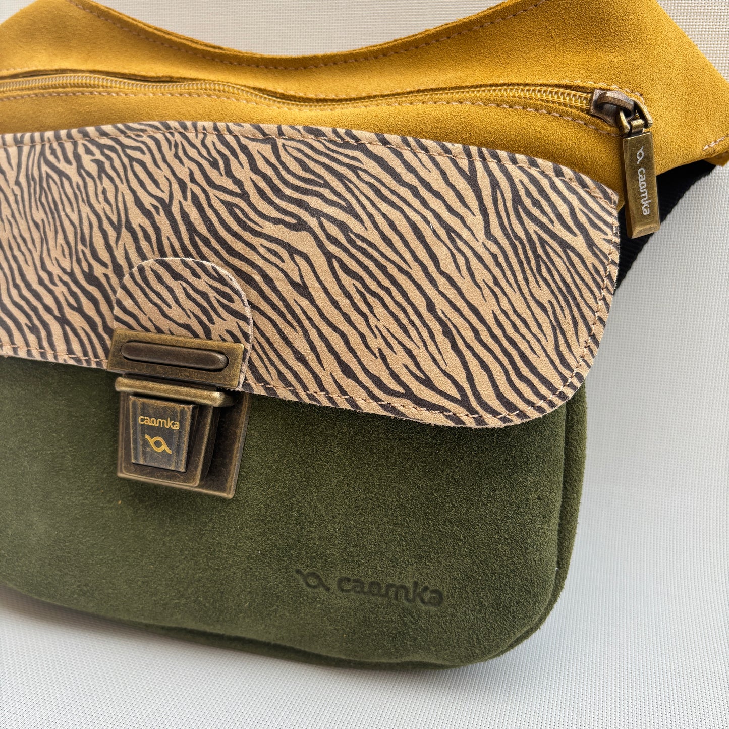 Riñonera "Special Zebra"  · Piel · Pieza Exclusiva Núm. 17454