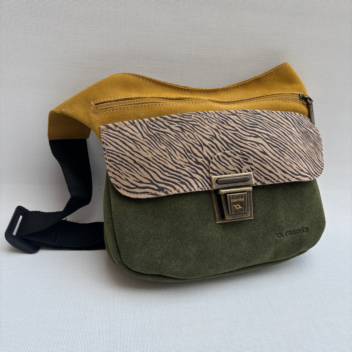 Riñonera "Special Zebra"  · Piel · Pieza Exclusiva Núm. 17454