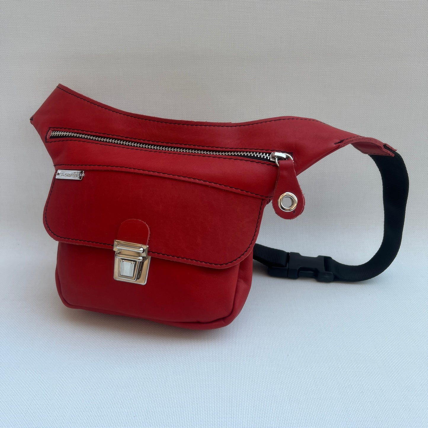 Mini Classic Red & Silver · Piel natural · Pieza Exclusiva Núm. 14886