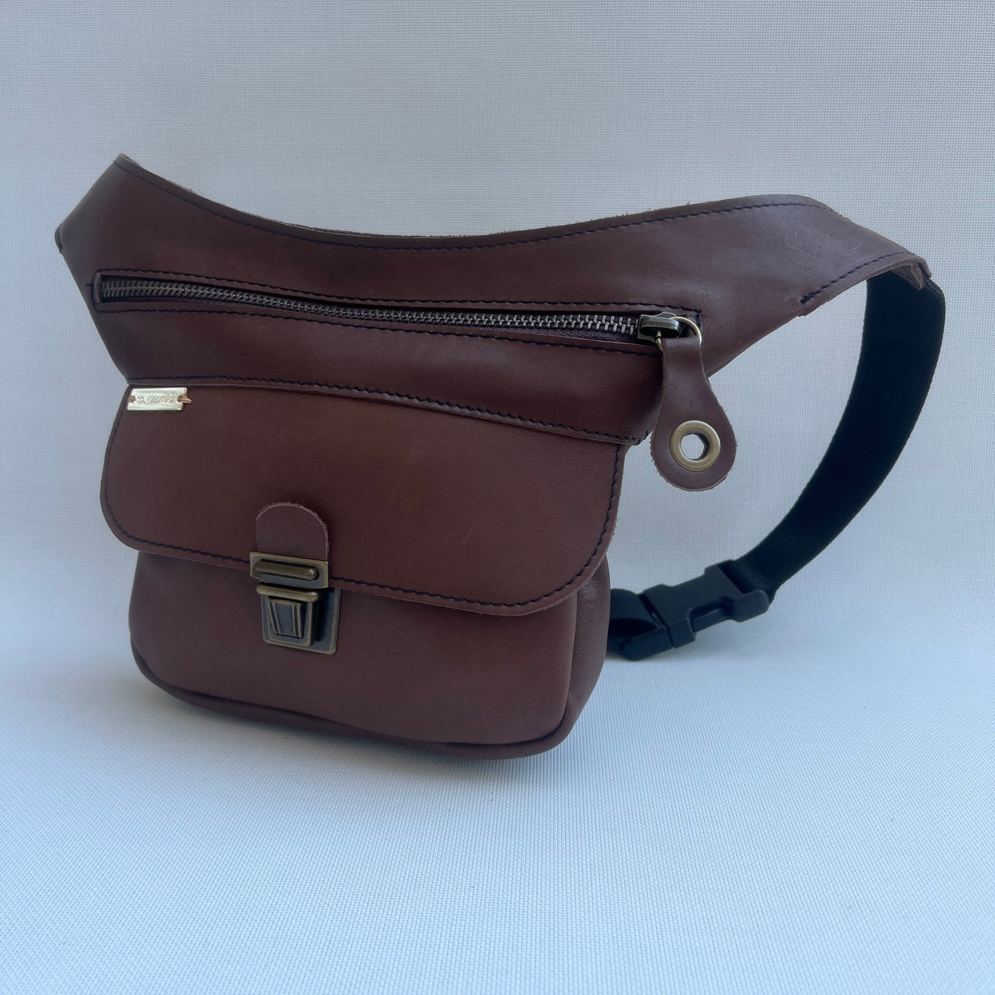 Mini Classic Brown & Old Gold · Piel natural BioCuir® · Pieza Exclusiva Núm. 14887