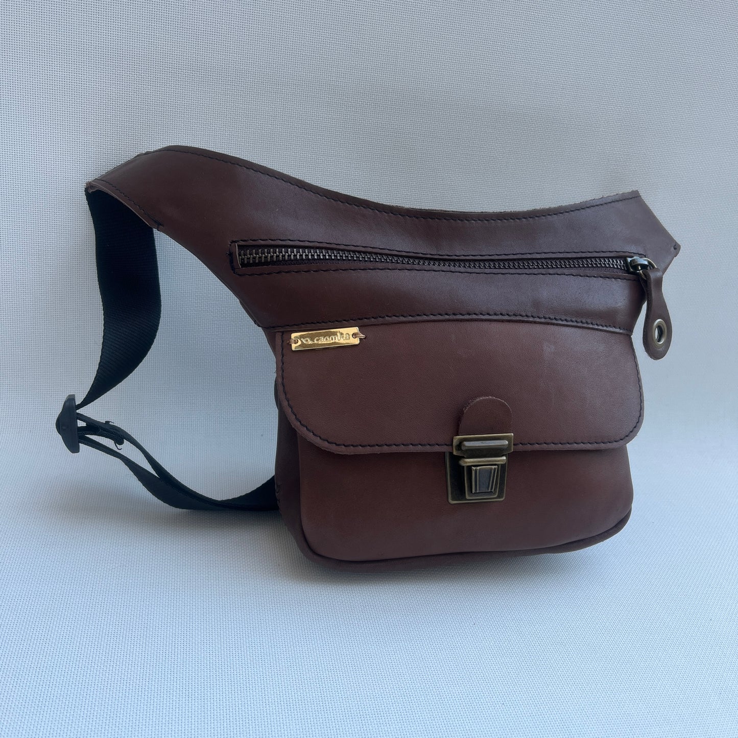 Mini Classic Brown & Old Gold · Piel natural BioCuir® · Pieza Exclusiva Núm. 14887