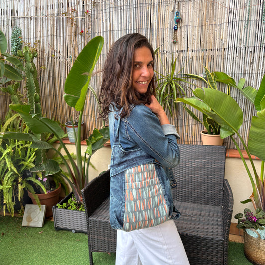 Mochila "Bhaktapur" Ballons en azul desgastado Jeans Denim · Pieza Exclusiva para Caomka 17406