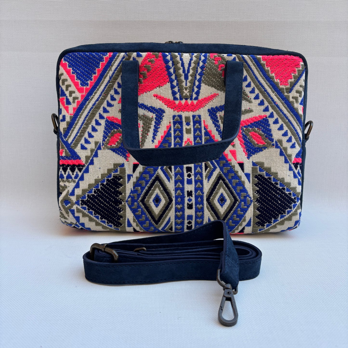 Bolso Carla "Tribal Blue Luxe" · Pieza Única Núm. 18959 (primeras piezas) en evolución.