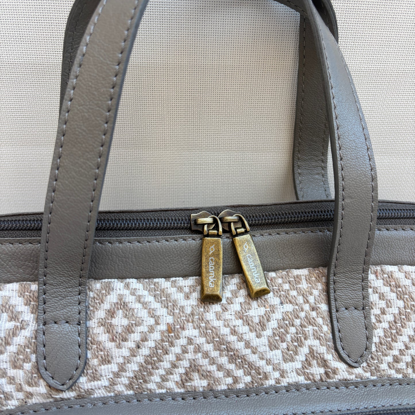 Bolso Carla "Soft Sand Luxe" · Pieza Única Núm. 18962 (primeras piezas) en evolución.