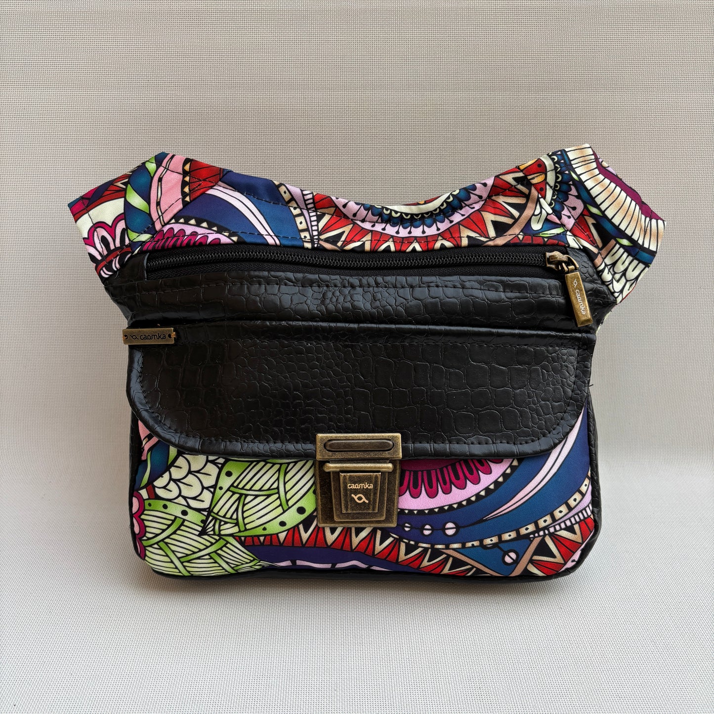 Riñonera "Special Black & Mandalas Top" · Pieza Única Núm. 18210