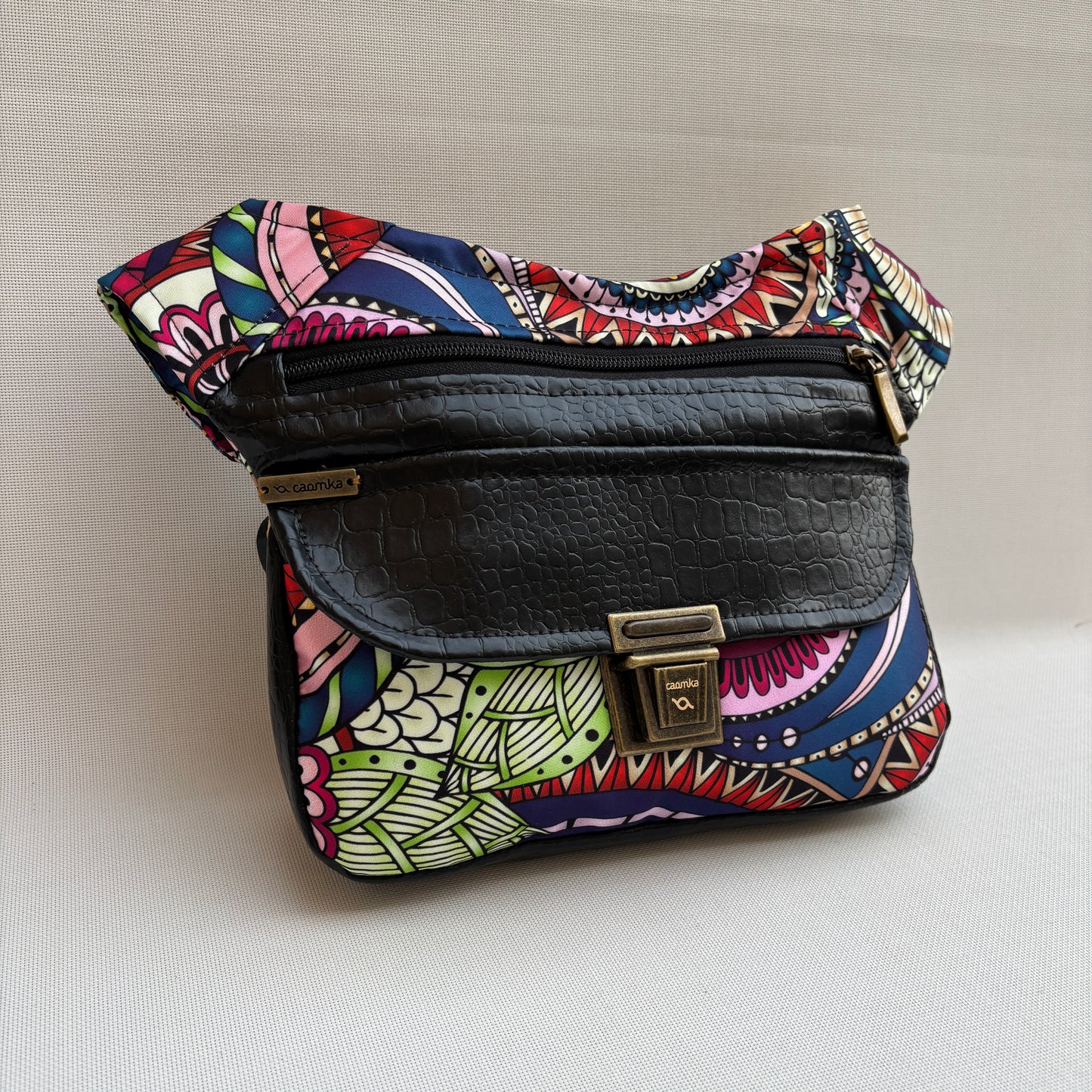 Riñonera "Special Black & Mandalas Top" · Pieza Única Núm. 18210