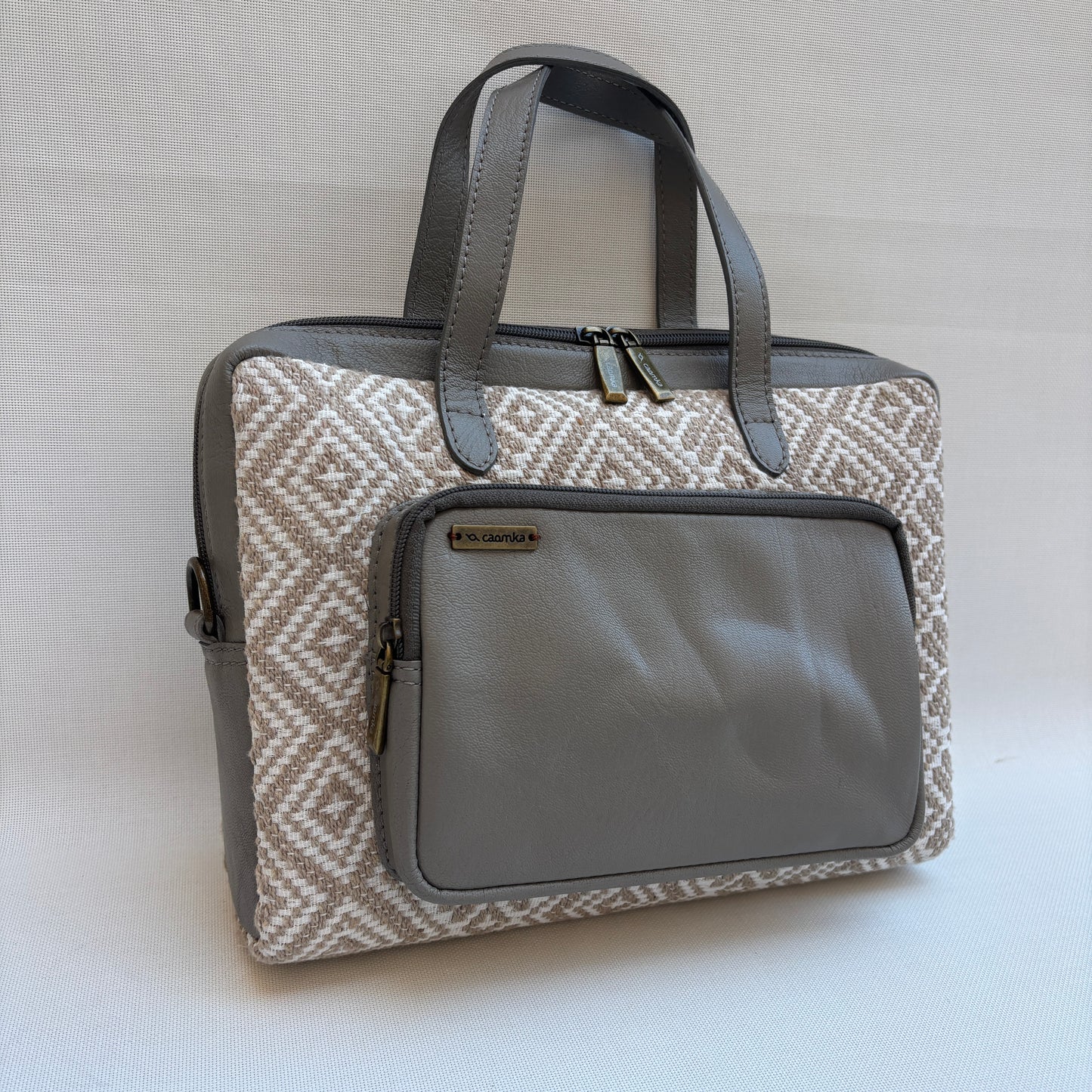 Bolso Carla "Soft Sand Luxe" · Pieza Única Núm. 18962 (primeras piezas) en evolución.