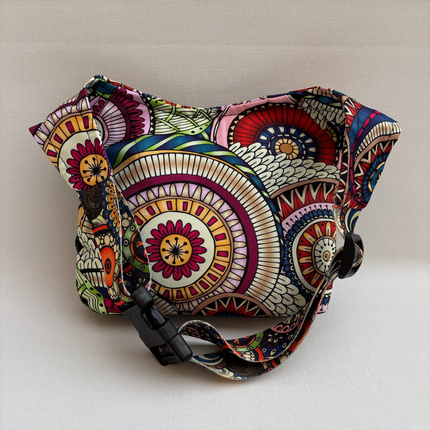 Riñonera "Special Black & Mandalas Top" · Pieza Única Núm. 18210
