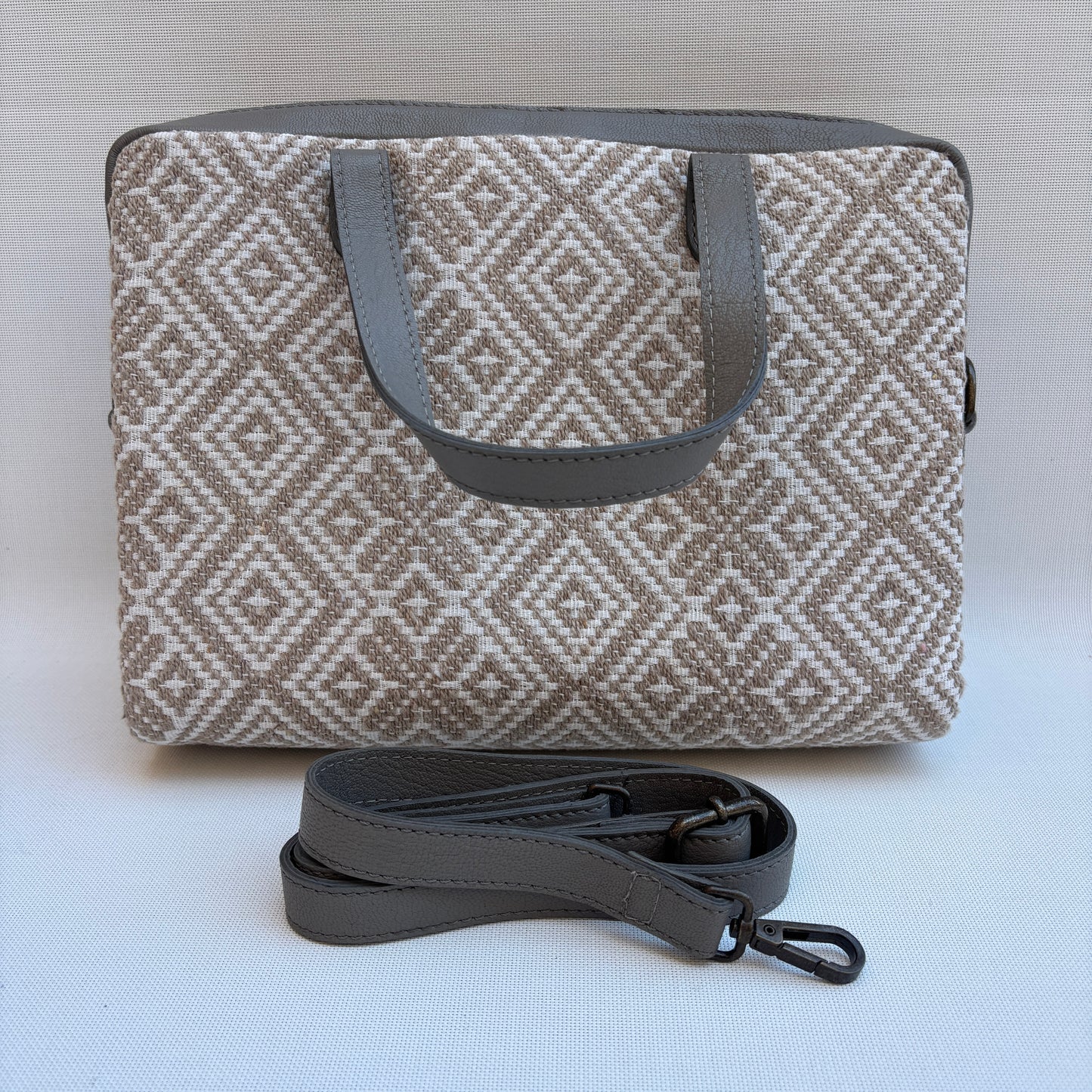 Bolso Carla "Soft Sand Luxe" · Pieza Única Núm. 18962 (primeras piezas) en evolución.