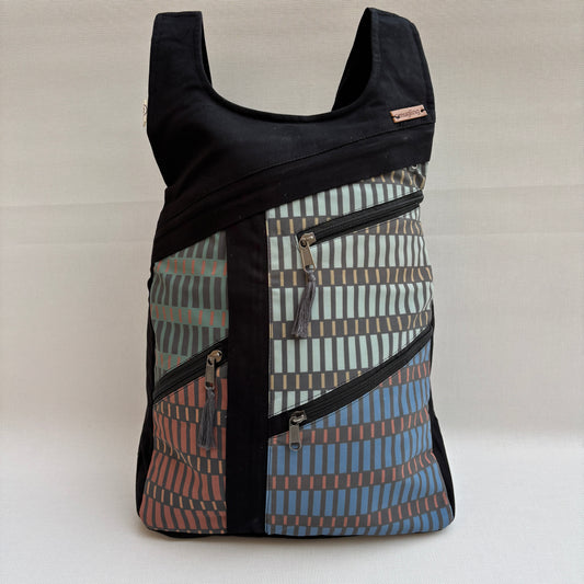 Mochila Multibolsillos Antirrobo "Fantasy" · Pieza Única Núm. 18192