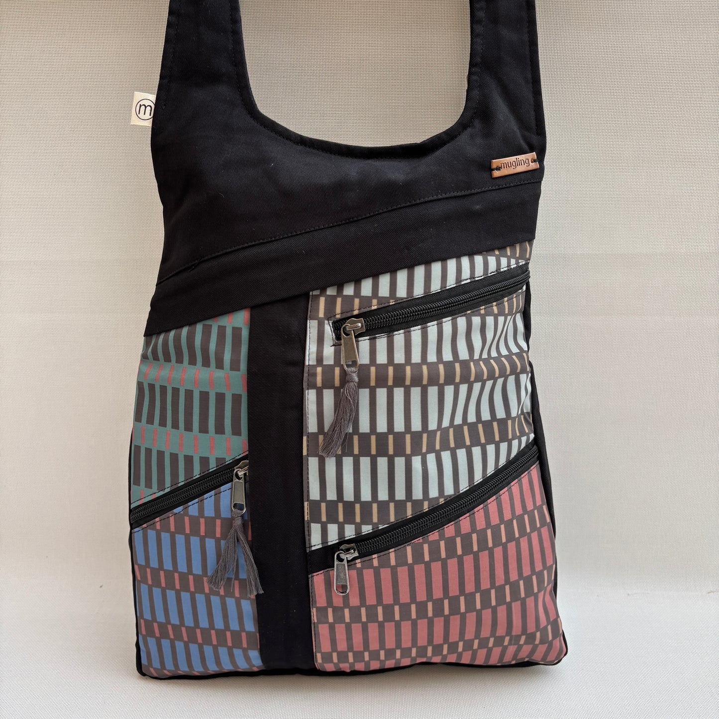 Mochila Multibolsillos Antirrobo "Fantasy" · Pieza Única Núm. 18193