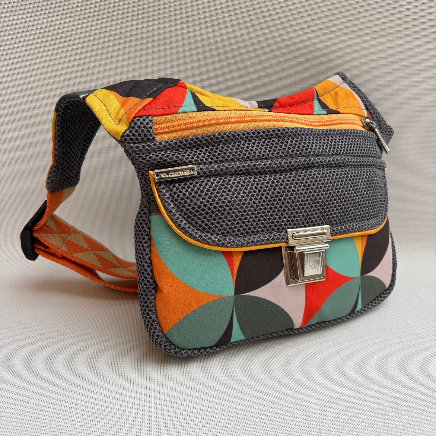 Riñonera "Soft3D Colors Top" · Pieza Única Núm. 18197