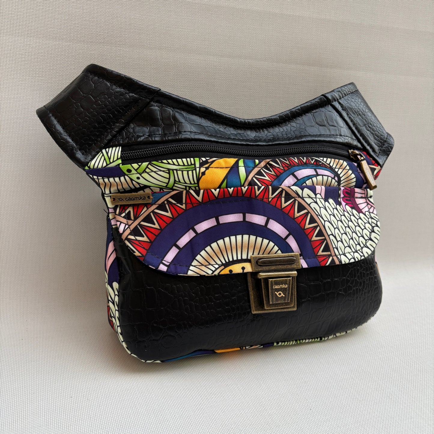 Riñonera "Special Mandalas Black Top" + Bolsillo trasero · Polipiel · Pieza Única Núm. 18195