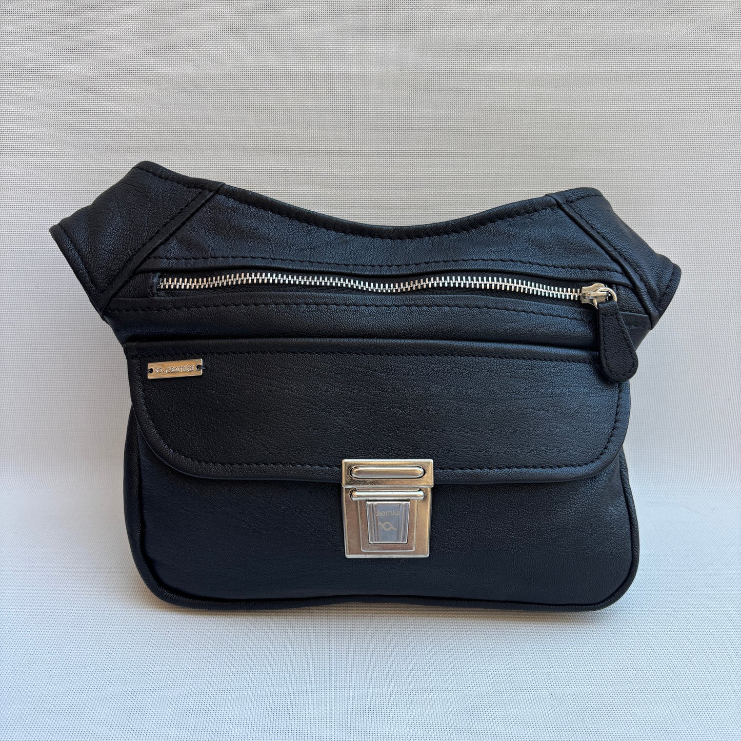 Riñonera "Classic Black & Silver” + Bolsillo trasero · Piel · Pieza Exclusiva Núm. 19031