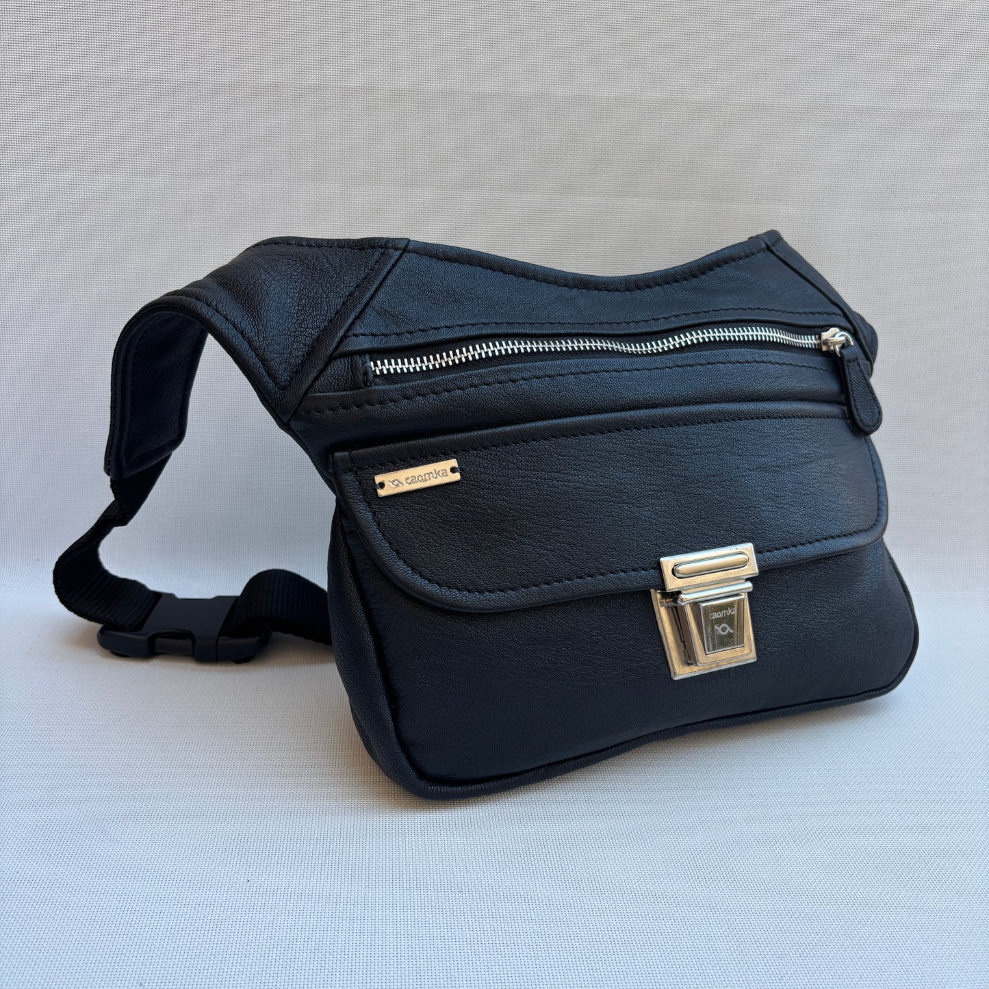Riñonera "Classic Black & Silver” + Bolsillo trasero · Piel · Pieza Exclusiva Núm. 19031