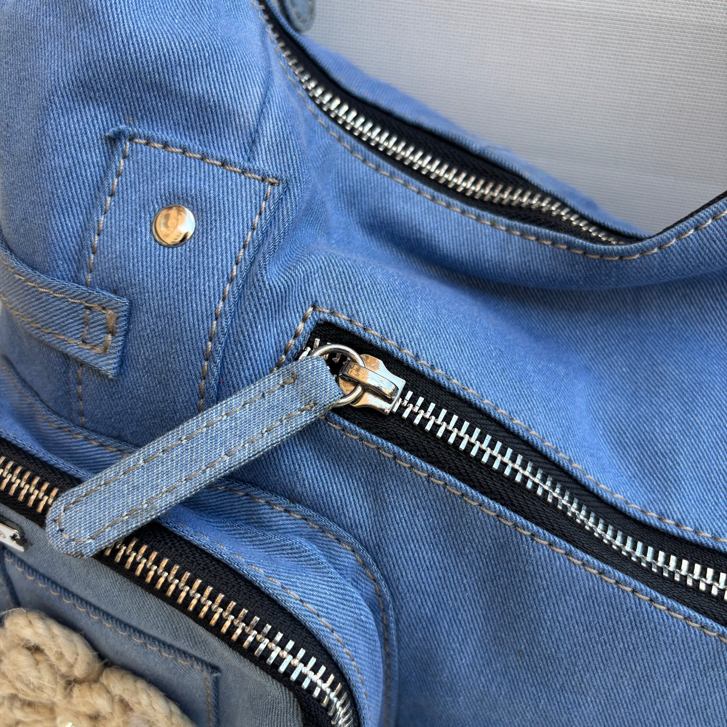 Mochila Caomka modelo Pocket "Denim Flower Joy" · Pieza Única núm. 18985