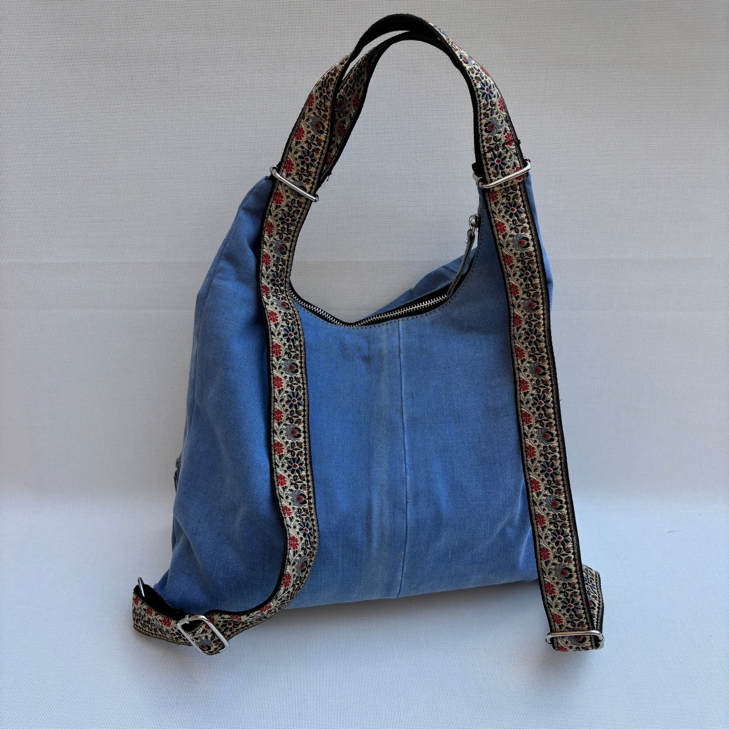 Mochila Caomka modelo Pocket "Denim Flower Joy" · Pieza Única núm. 18985