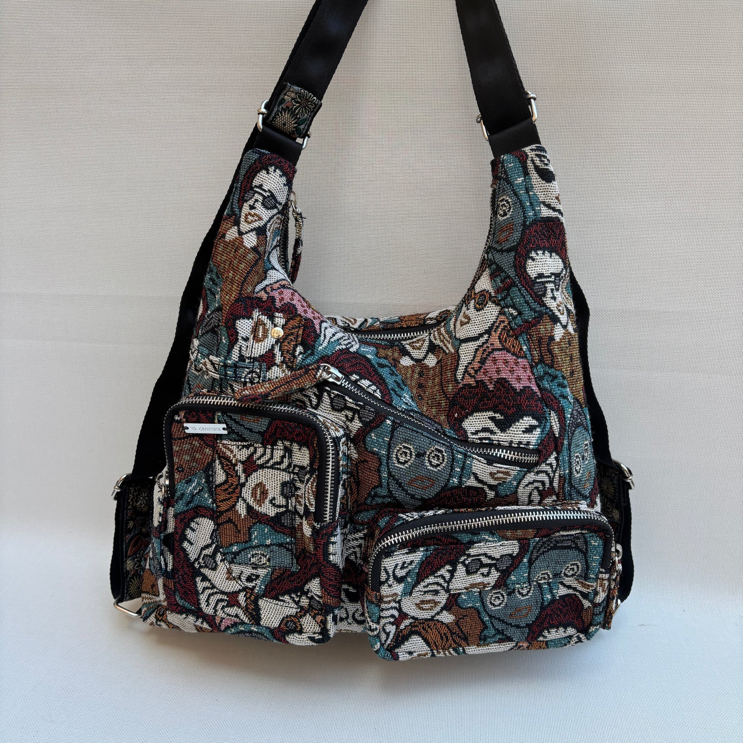 Mochila Caomka modelo Pocket "Urban Faces" · Pieza Única núm. 18987