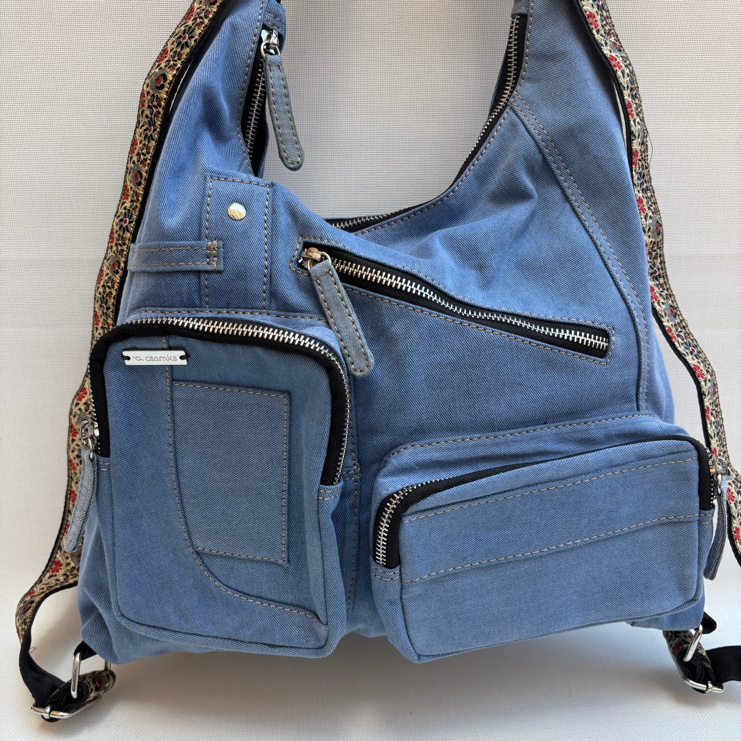 Mochila Caomka modelo Pocket "Sky Denim Bloom" · Pieza Única núm. 18989