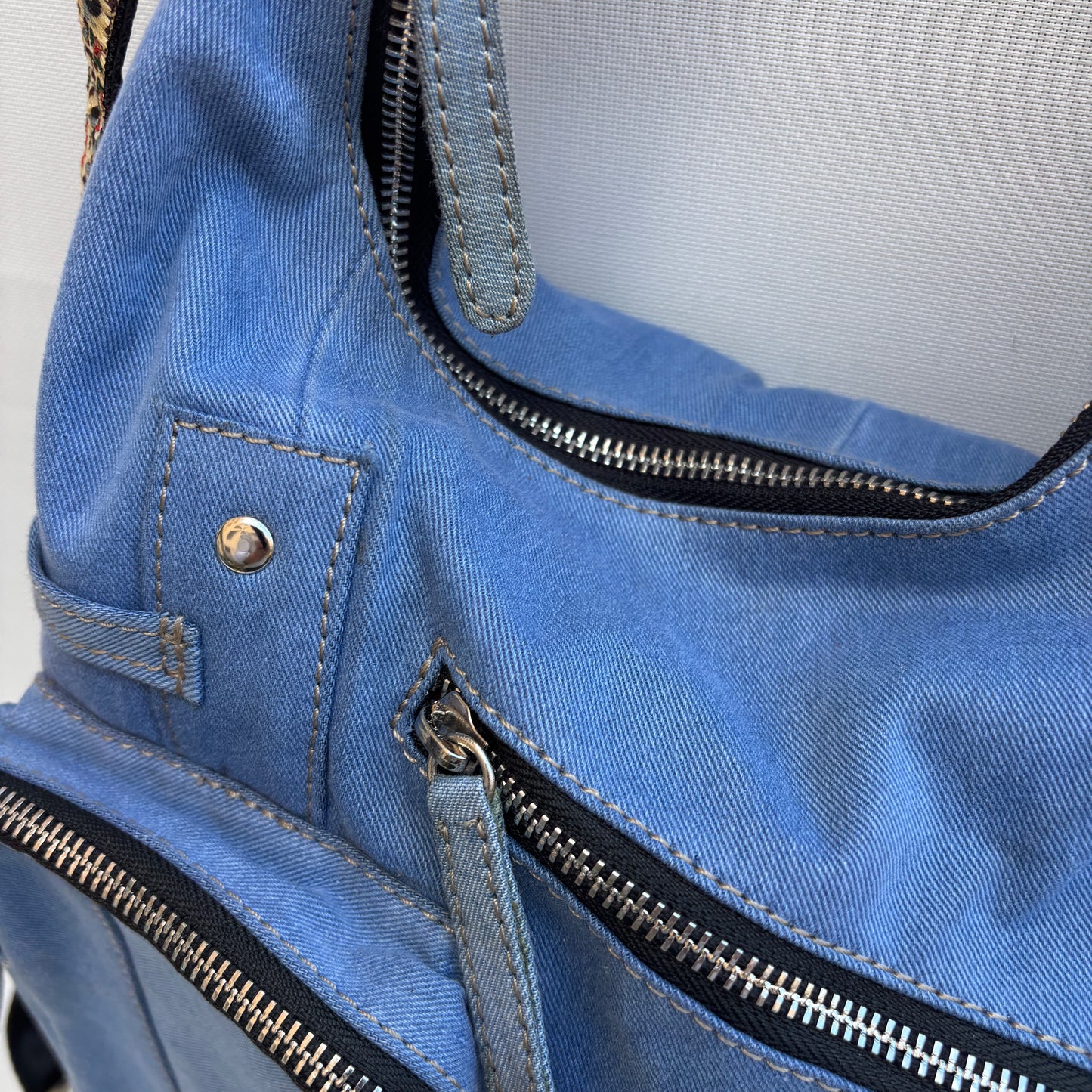 Mochila Caomka modelo Pocket "Sky Denim Bloom" · Pieza Única núm. 18989