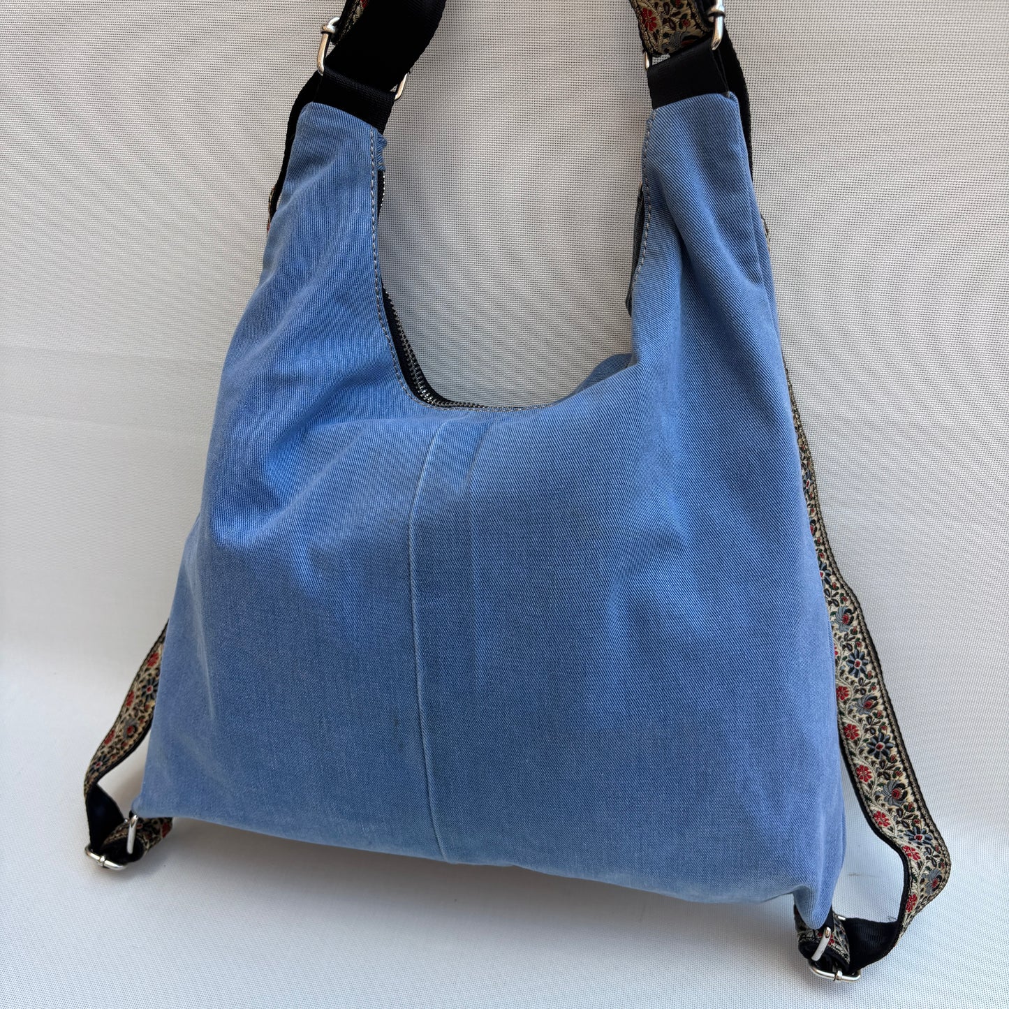 Mochila Caomka modelo Pocket "Sky Denim Bloom" · Pieza Única núm. 18989