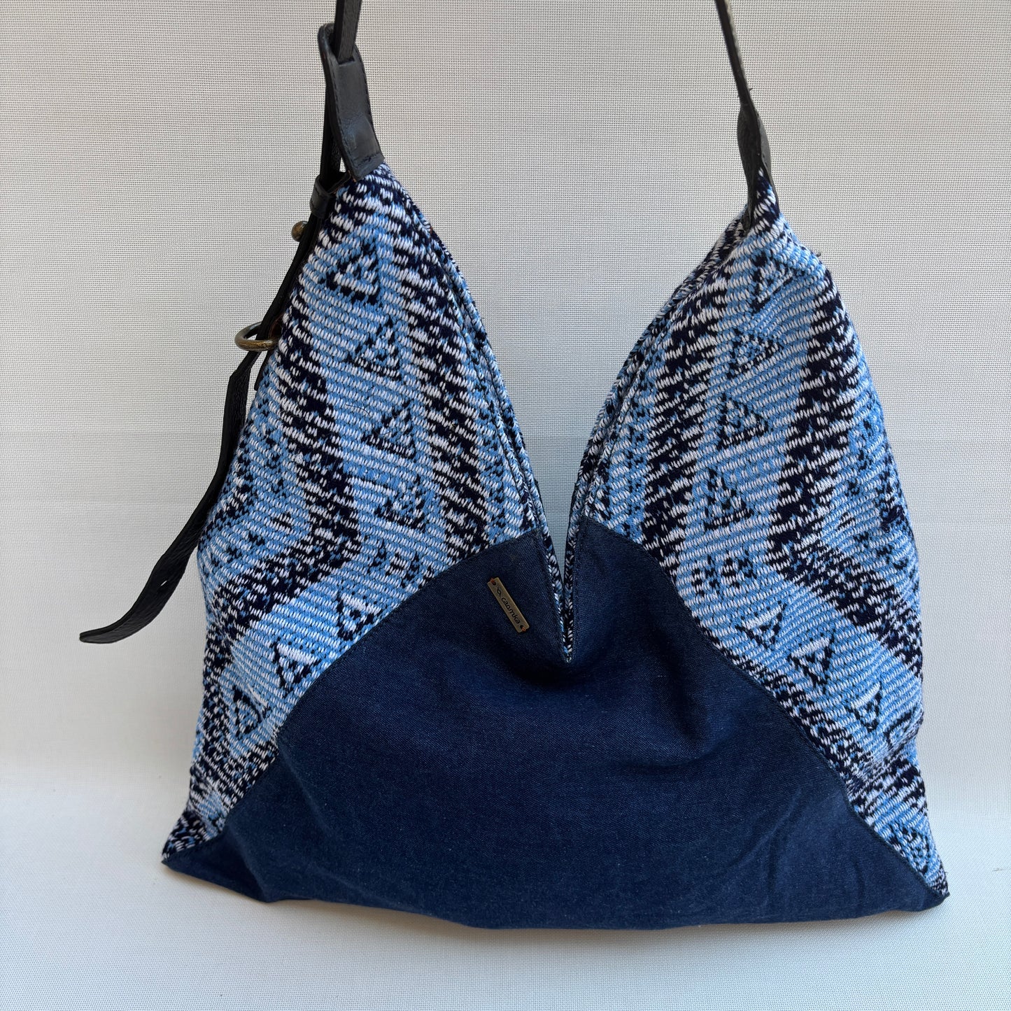 Bolso Violeta “Blue India Spirit" · Pieza Única Núm. 18948 (primeras piezas) en evolución.