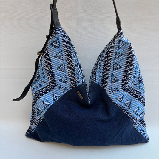 Bolso Violeta “Blue India Spirit" · Pieza Única Núm. 18948 (primeras piezas) en evolución.