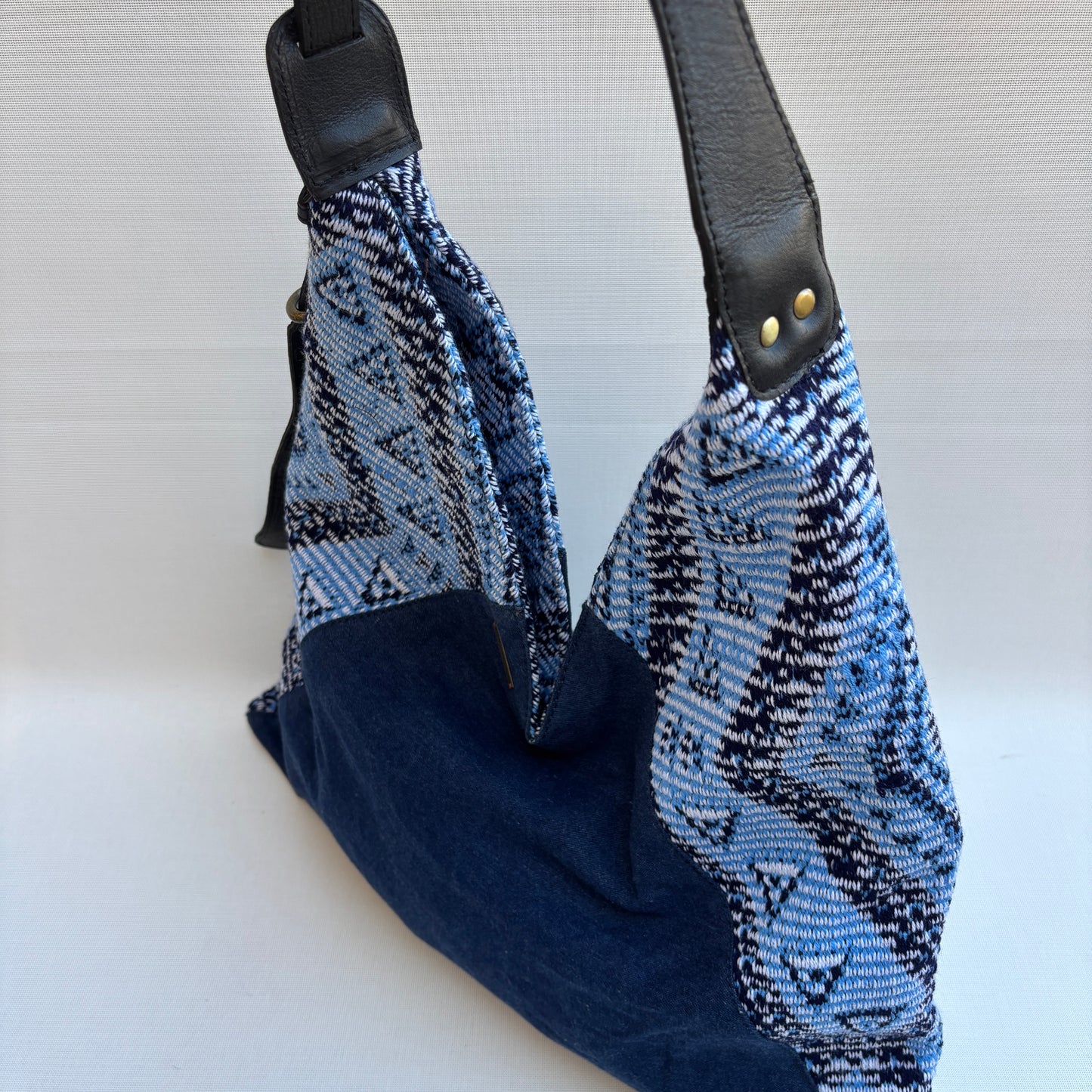 Bolso Violeta “Blue India Spirit" · Pieza Única Núm. 18948 (primeras piezas) en evolución.