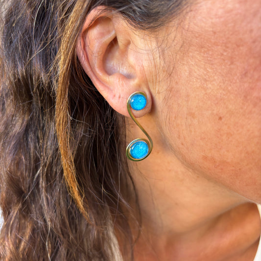 Pendientes "Doble Sol Azul Meditárraneo" – Vidrio fundido y brass bañado en Oro.