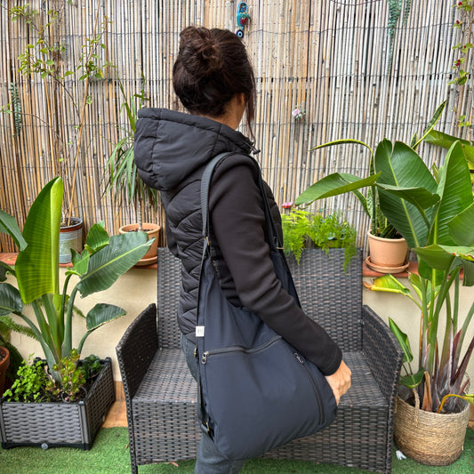 Mochila - Bolso - Tote Bag - Impermeable · Mutifunción · "Nepal" Color Negro · Súper ligera · Pieza 16714