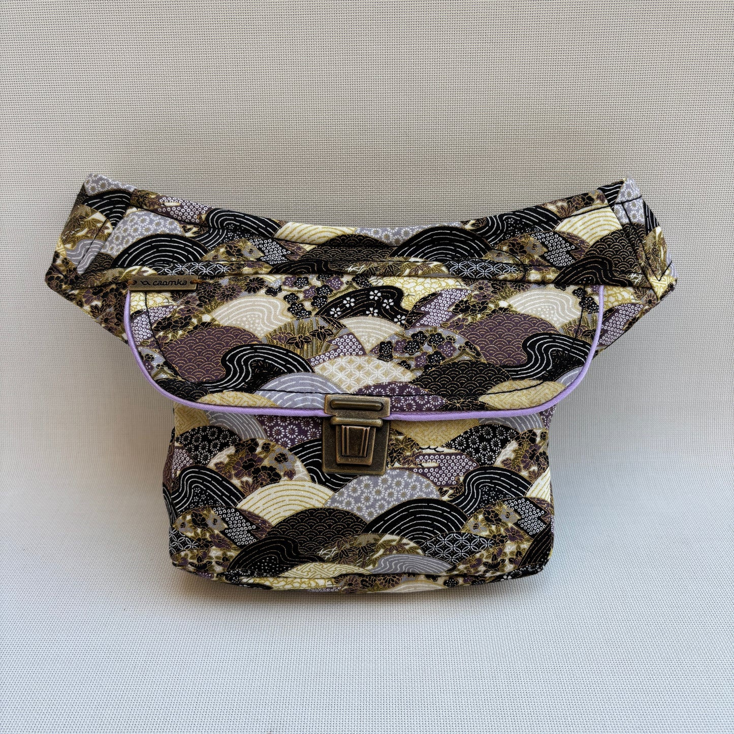 30% Dto. Pack Riñonera Mini + 3 Pulseras "Special Japanese" + Bolsillo trasero extra · Pieza Única Núm. 17460