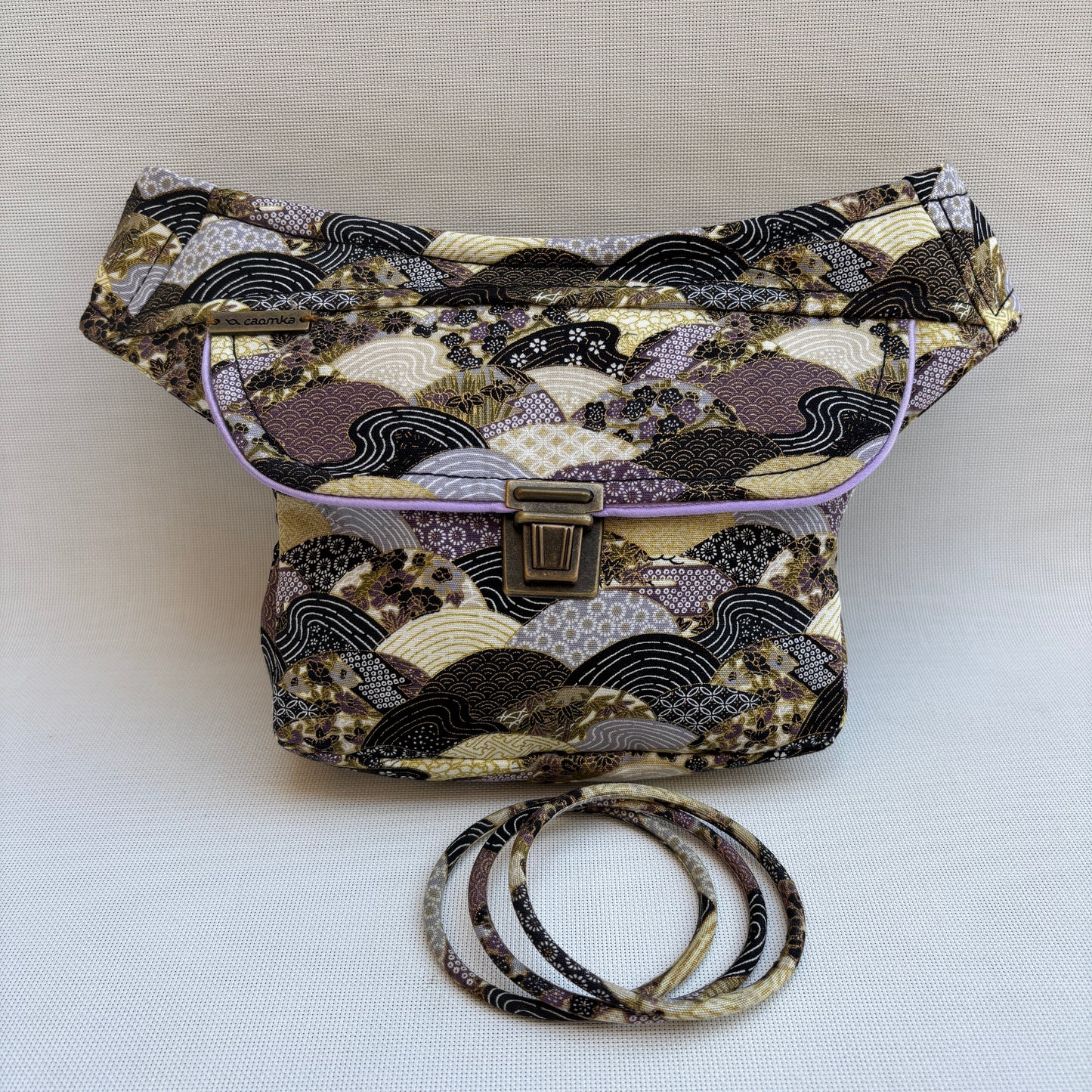 30% Dto. Pack Riñonera Mini + 3 Pulseras "Special Japanese" + Bolsillo trasero extra · Pieza Única Núm. 17460