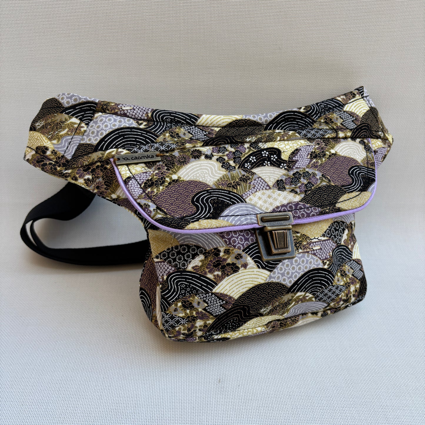 30% Dto. Pack Riñonera Mini + 3 Pulseras "Special Japanese" + Bolsillo trasero extra · Pieza Única Núm. 17460