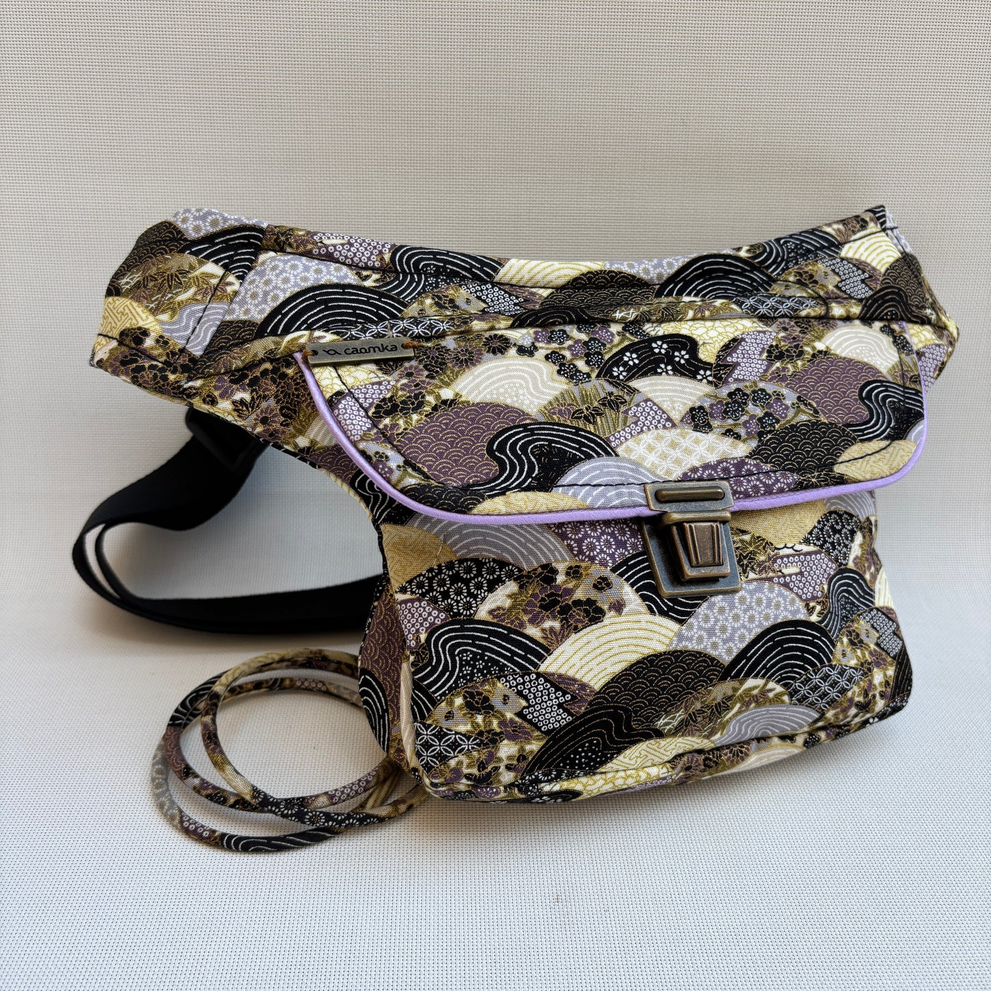 30% Dto. Pack Riñonera Mini + 3 Pulseras "Special Japanese" + Bolsillo trasero extra · Pieza Única Núm. 17460