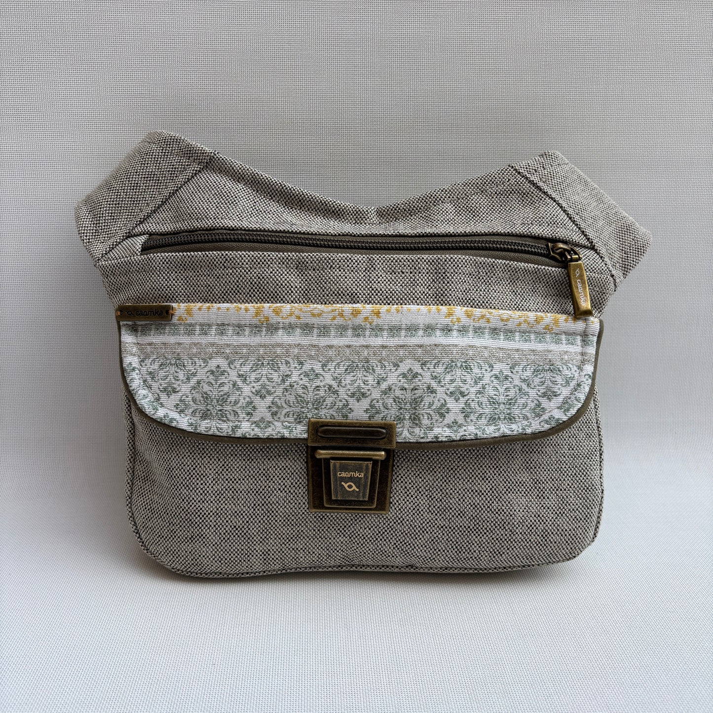 Riñonera "Elegant Wink" · Pieza Única Núm. 18383