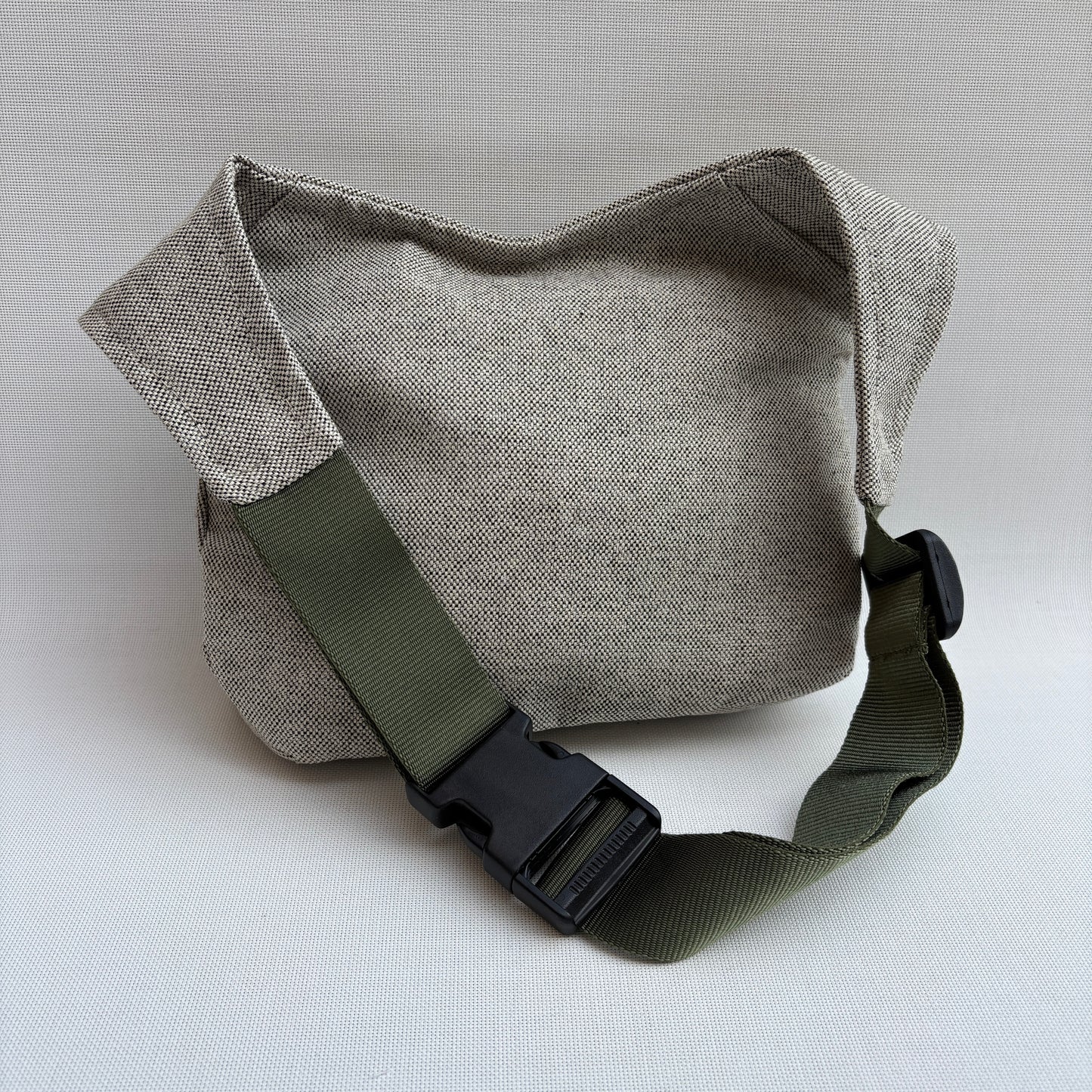 Riñonera "Elegant Wink" · Pieza Única Núm. 18383