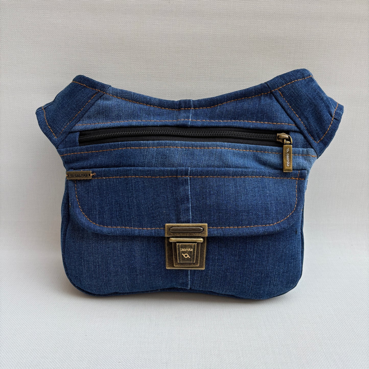 Riñonera ♻️ Jeans Recycled ♻️ · Pieza Única Núm. 18228