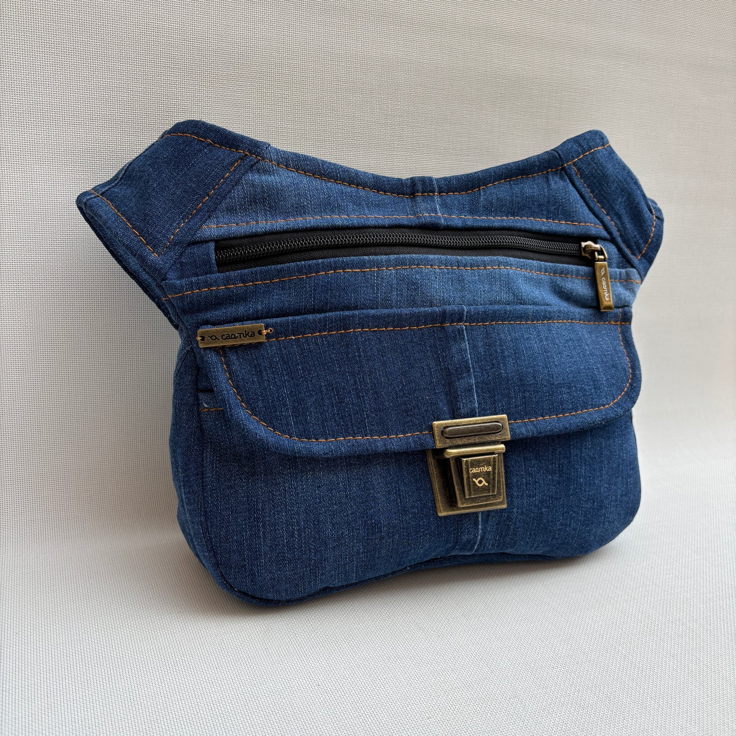 Riñonera ♻️ Jeans Recycled ♻️ · Pieza Única Núm. 18228