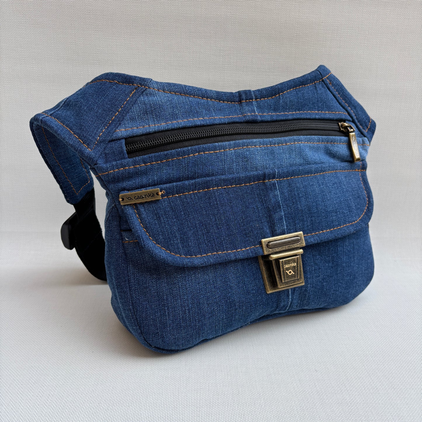 Riñonera ♻️ Jeans Recycled ♻️ · Pieza Única Núm. 18228