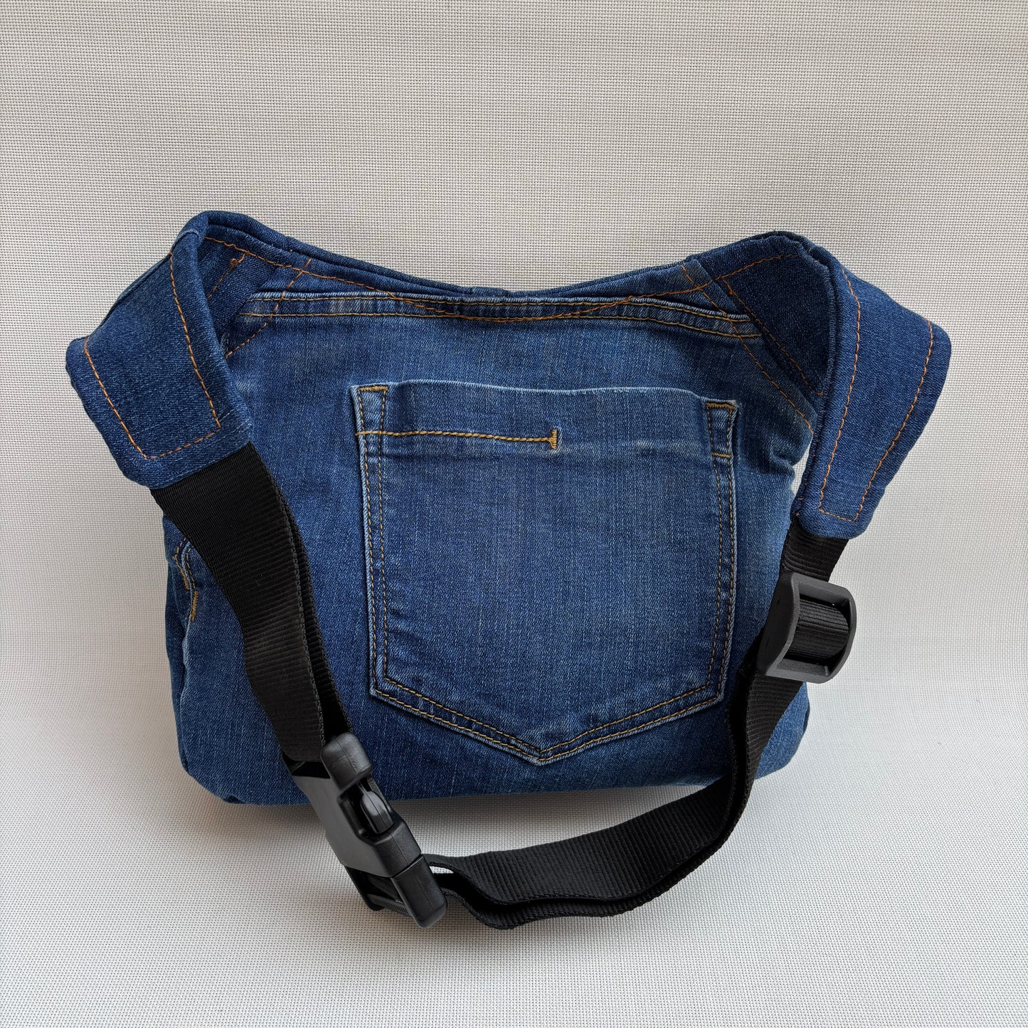 Riñonera ♻️ Jeans Recycled ♻️ · Pieza Única Núm. 18228