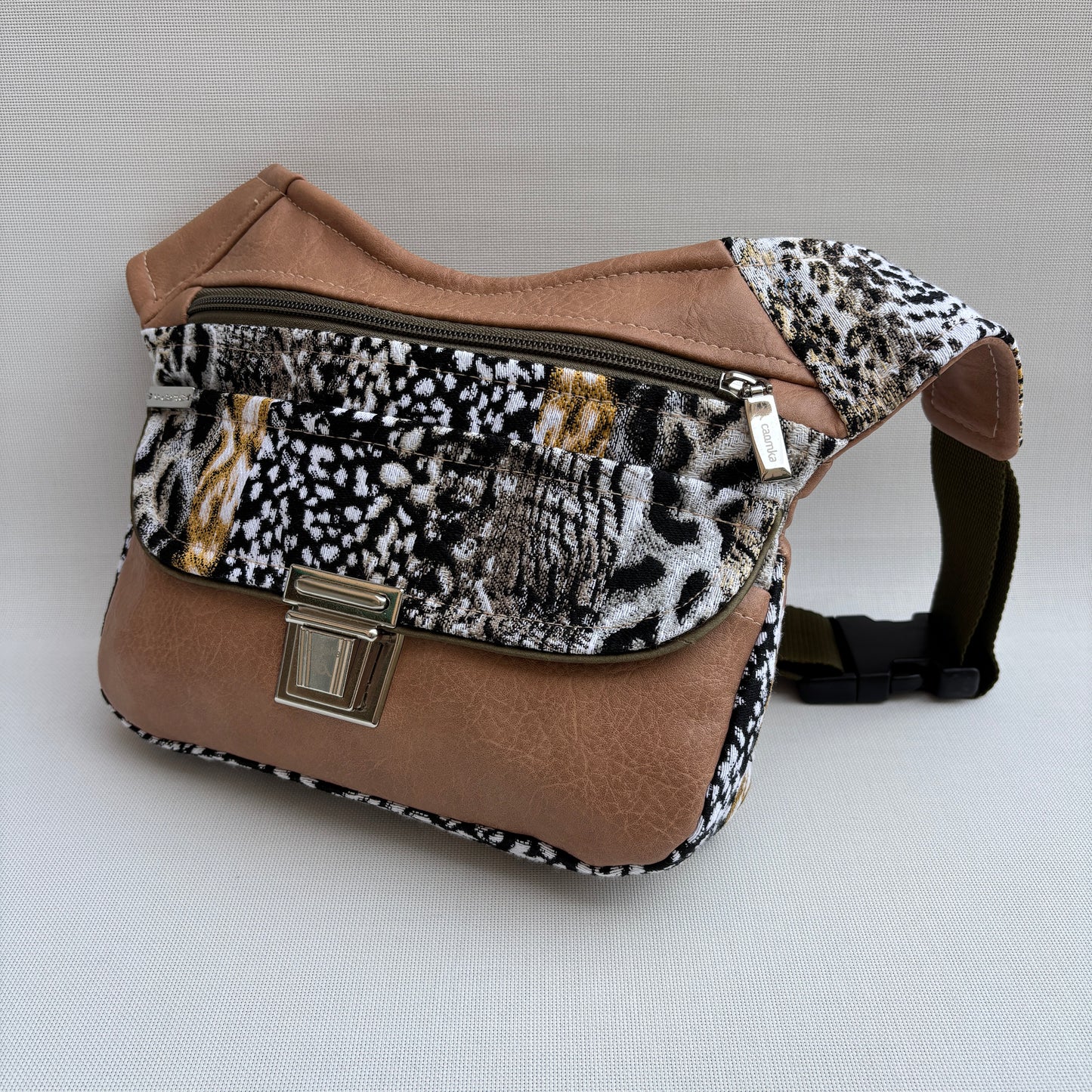 Riñonera "Special Animal Print" · Polipiel · Pieza Única Núm. 18231